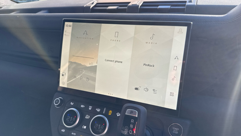 Land Rover Defender 3.0 D250 X-Dynamic SE 90 3dr Auto Diesel Estate